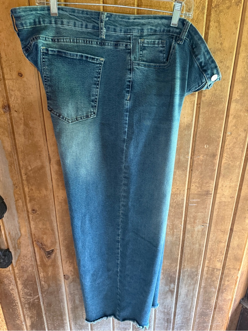 Flamingals Jeans with Frayed Hem 4X